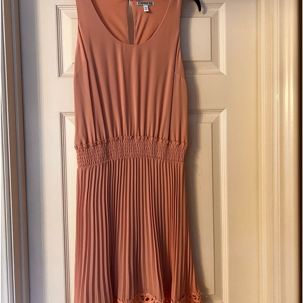 Soft Rose color Express Dress